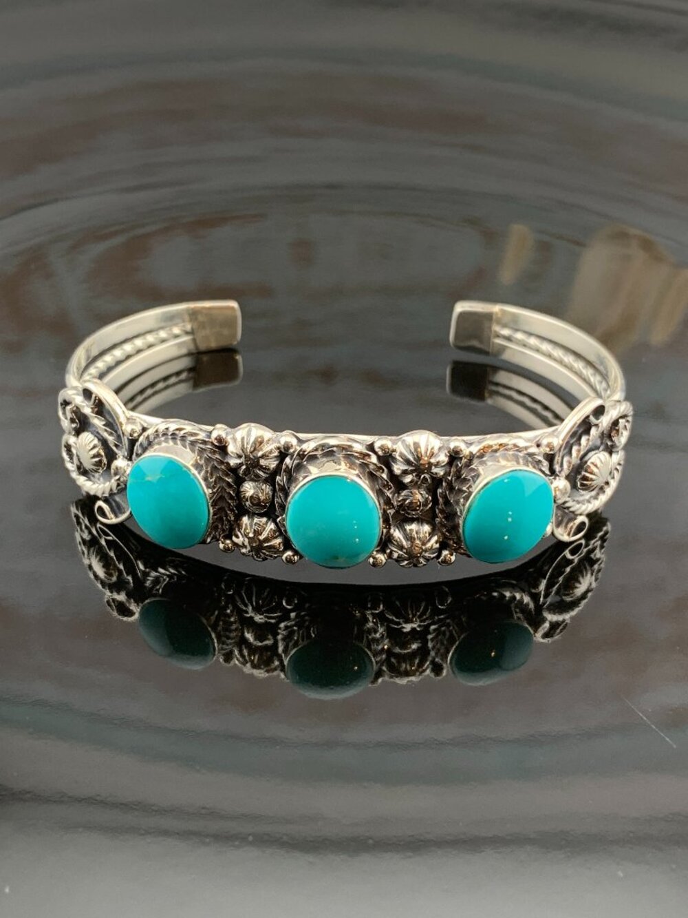 Chaco Canyon Running Bear Turquoise 925 Native American Cuff Bracelet J1422